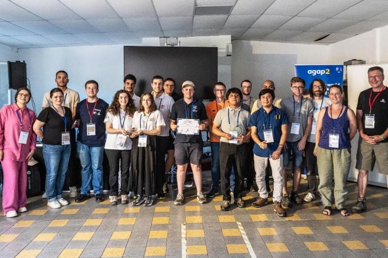 Estudiantes de la UNI ganan concurso de satélites en Francia