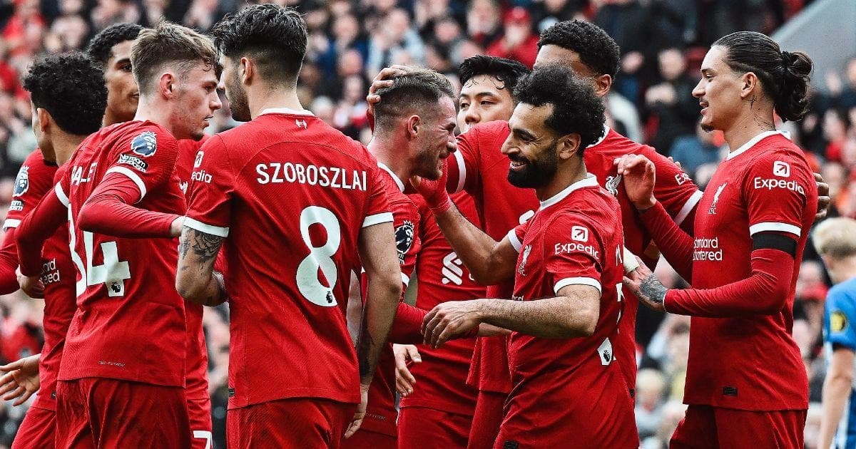 Manchester City y Arsenal dejan como líder al Liverpool