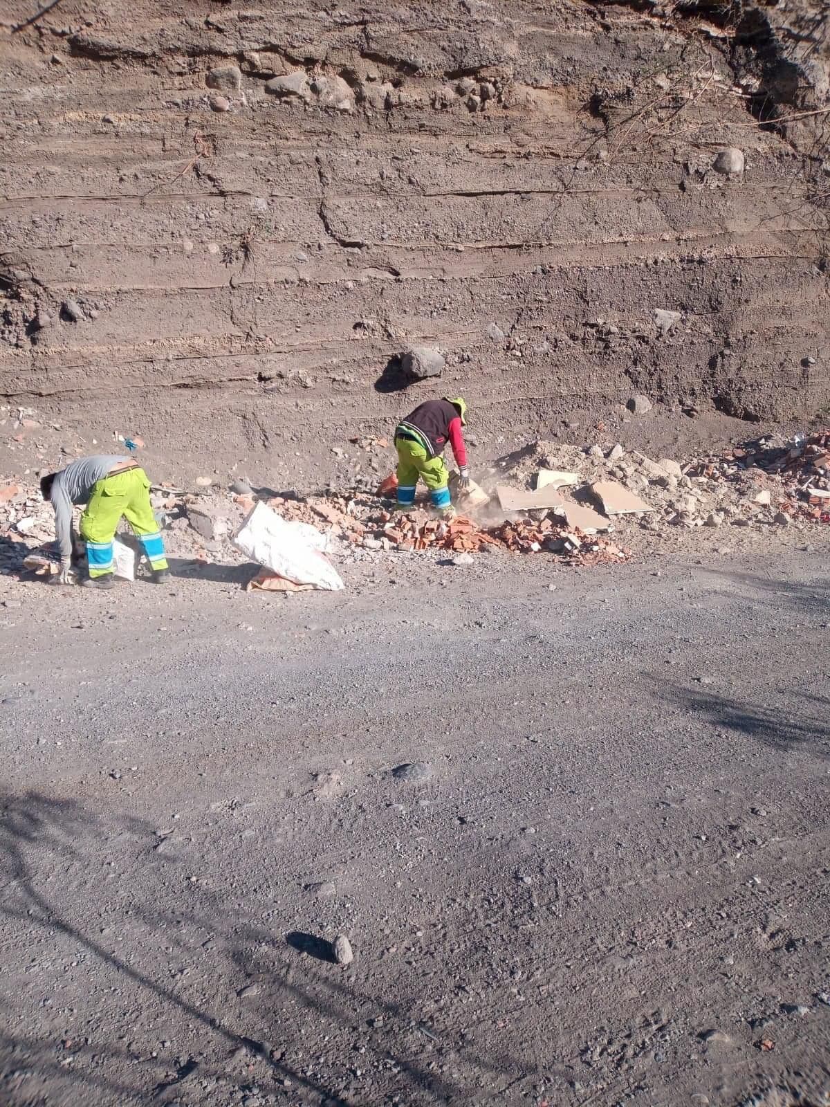 Recogen toneladas de basura arrojadas en diferentes partes de Cayma