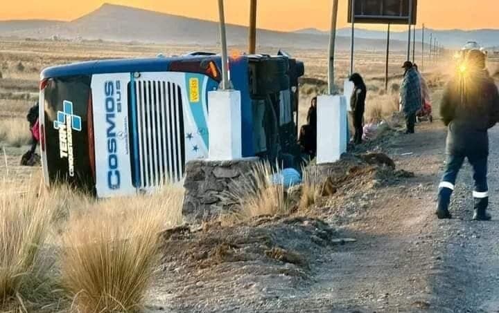 Accidente en vía Arequipa - Puno deja más de 20 heridos