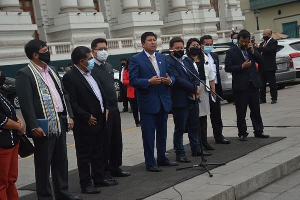 Perú Libre propone sancionar a jueces