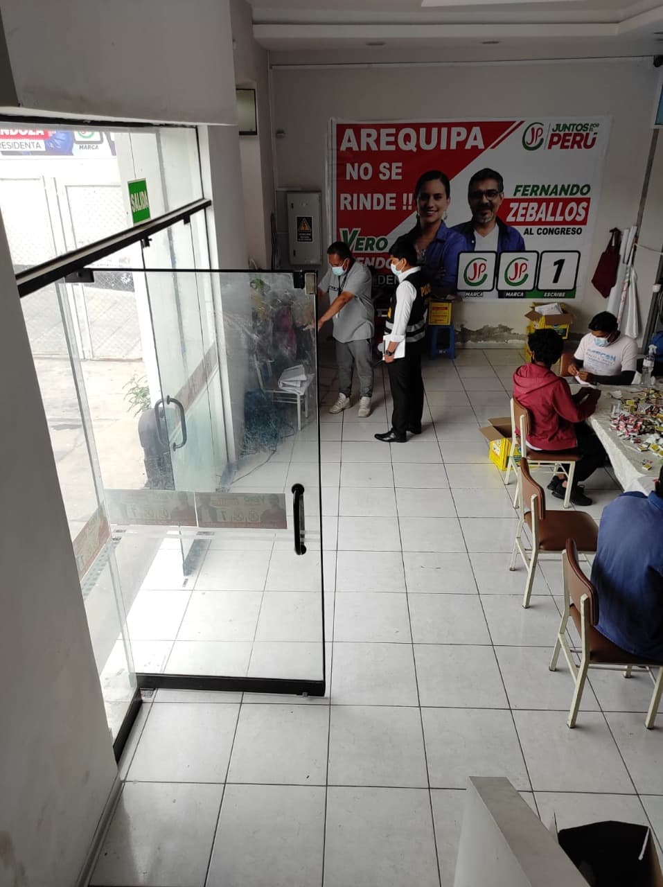 Robo a Local Central de Juntos por el Perú en Arequipa