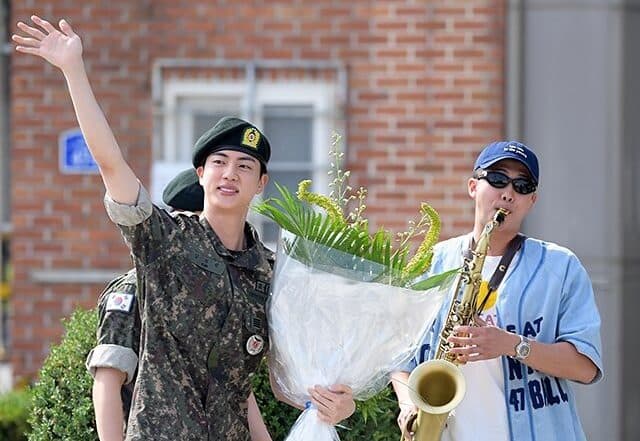 Jin de BTS concluyó el servicio militar en Corea del Sur