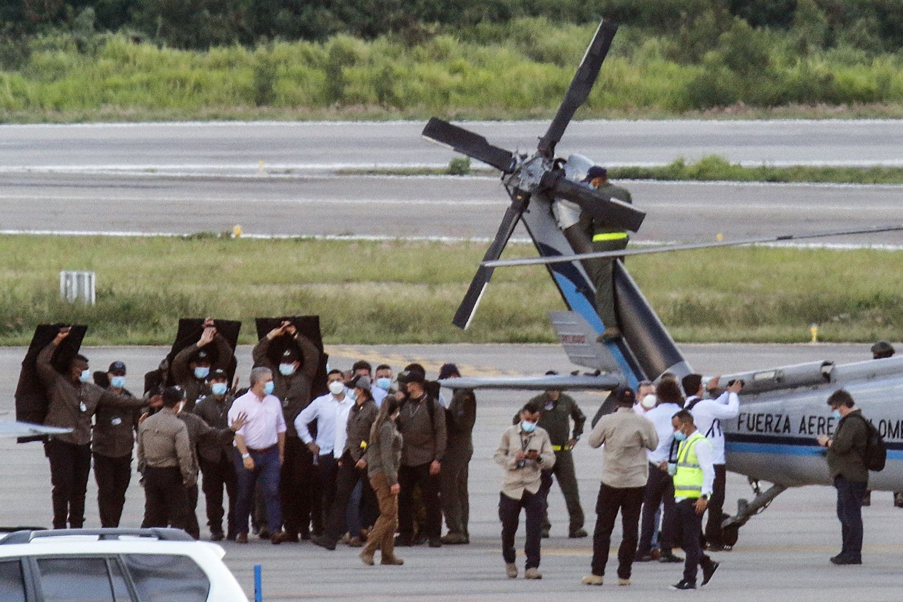Colombia: Policía halla dos fusiles relacionados al atentado contra el presidente