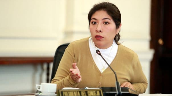 Congreso aprueba inhabilitar por 10 años a Betssy Chávez