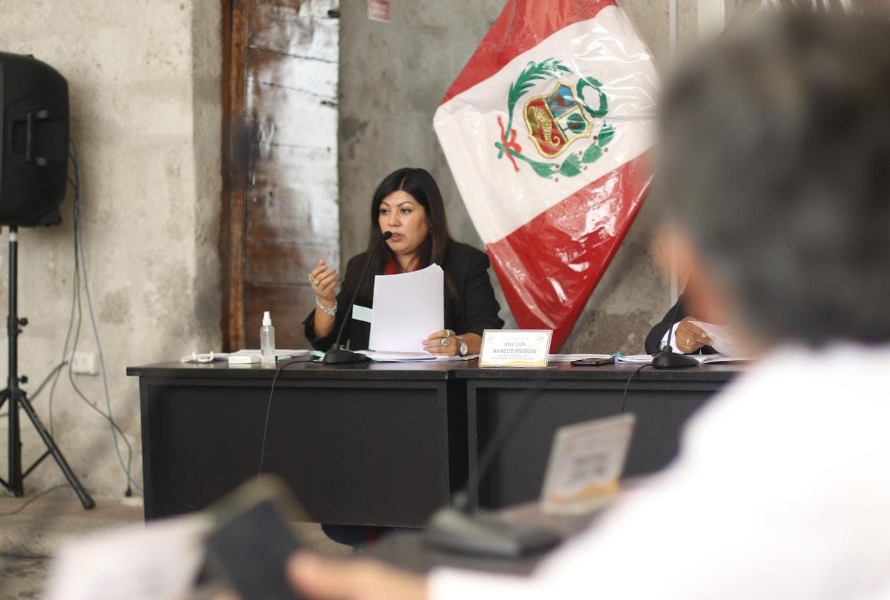 Rechazan autorizar el viaje a Italia de gobernadora regional