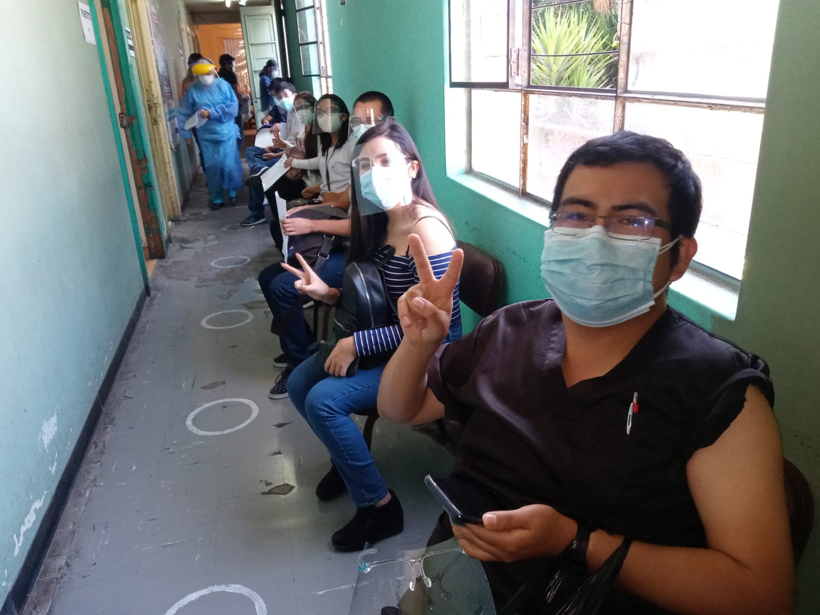 Arequipa: internos de medicina de la UNSA y UCSN reciben su primera dosis