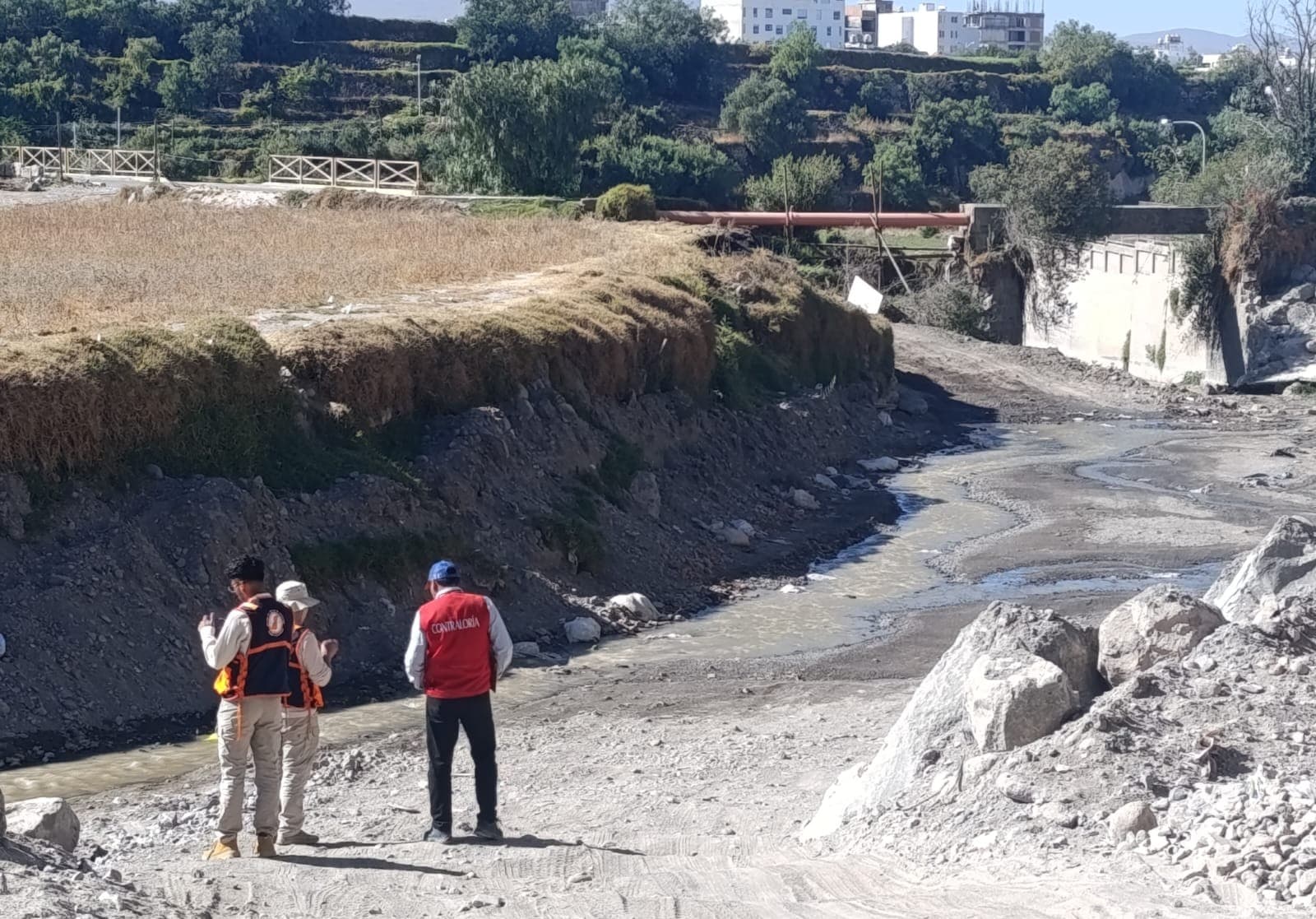 Contraloría alerta riesgos en quebradas de Cerro Colorado