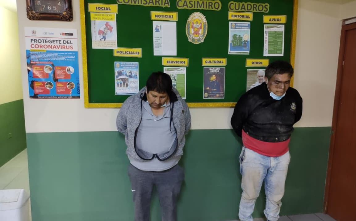 Presuntos arranchadores de carteras capturados en Cayma