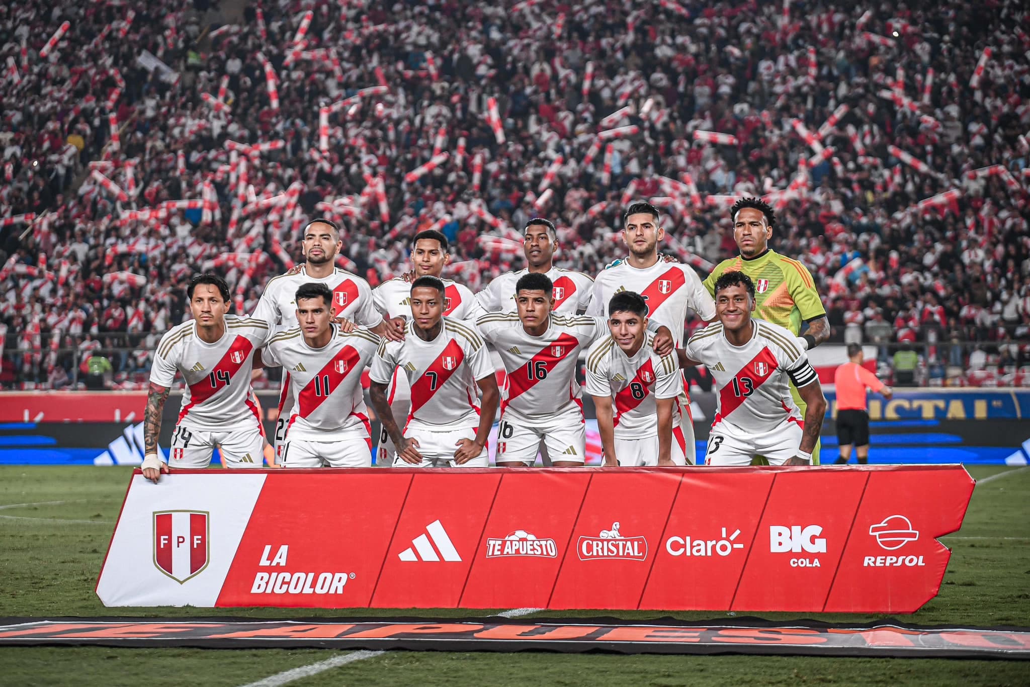 Selección peruana viaja hoya EE.UU. para la Copa América