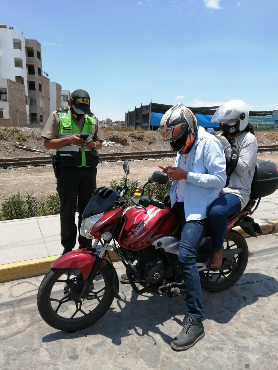 Intervienen a motociclistas en operativo policial