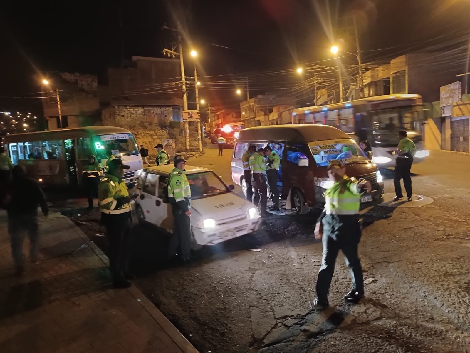 Intervienen a 51 personas en operativo policial “Amanecer seguro”