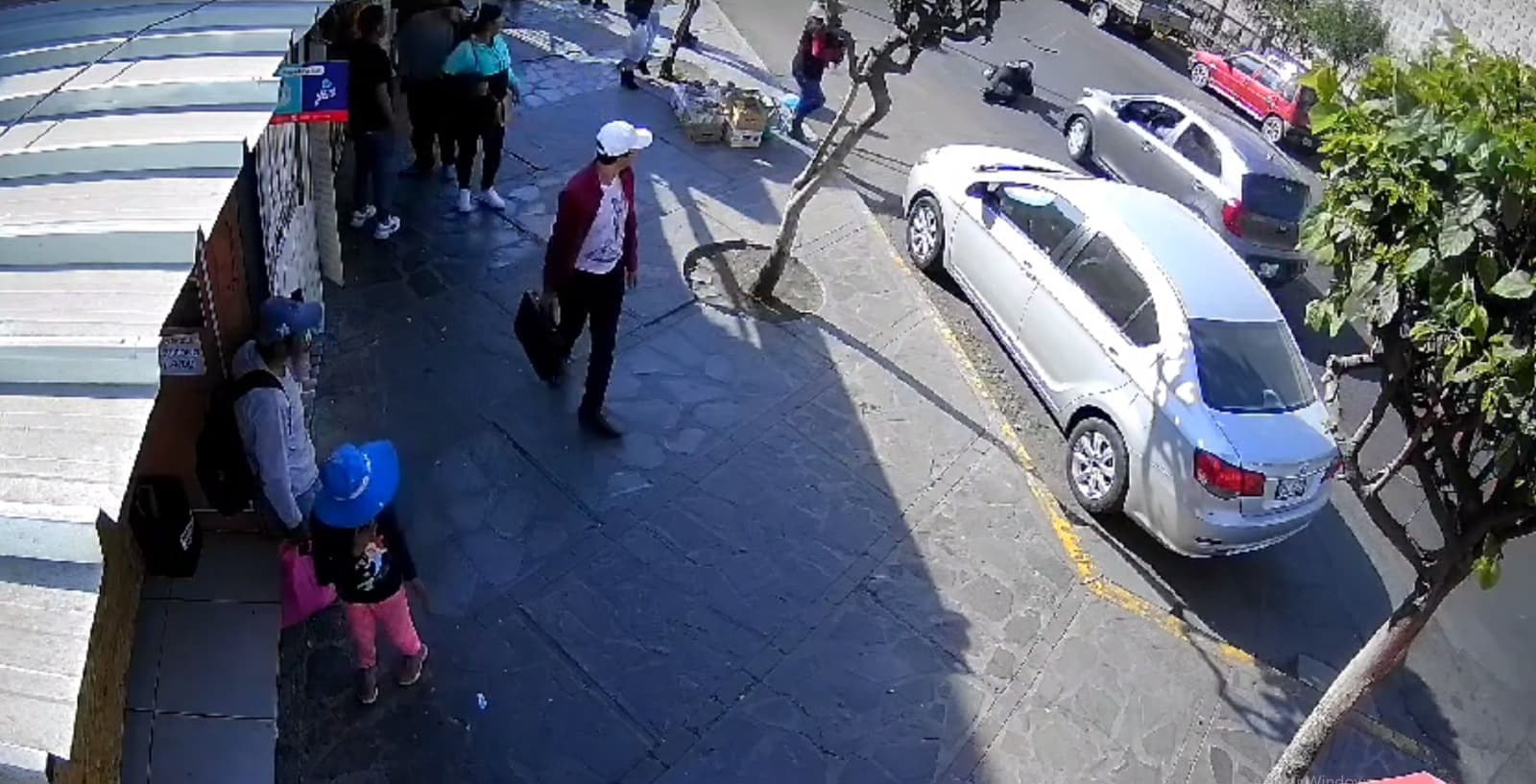 Taxista atropelló a inspectora de Transportes en el Cercado