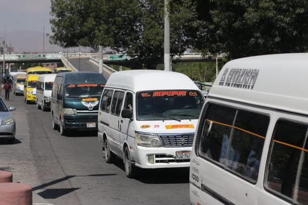 Arequipa: Protestan por retiro de placas a vehículos informales