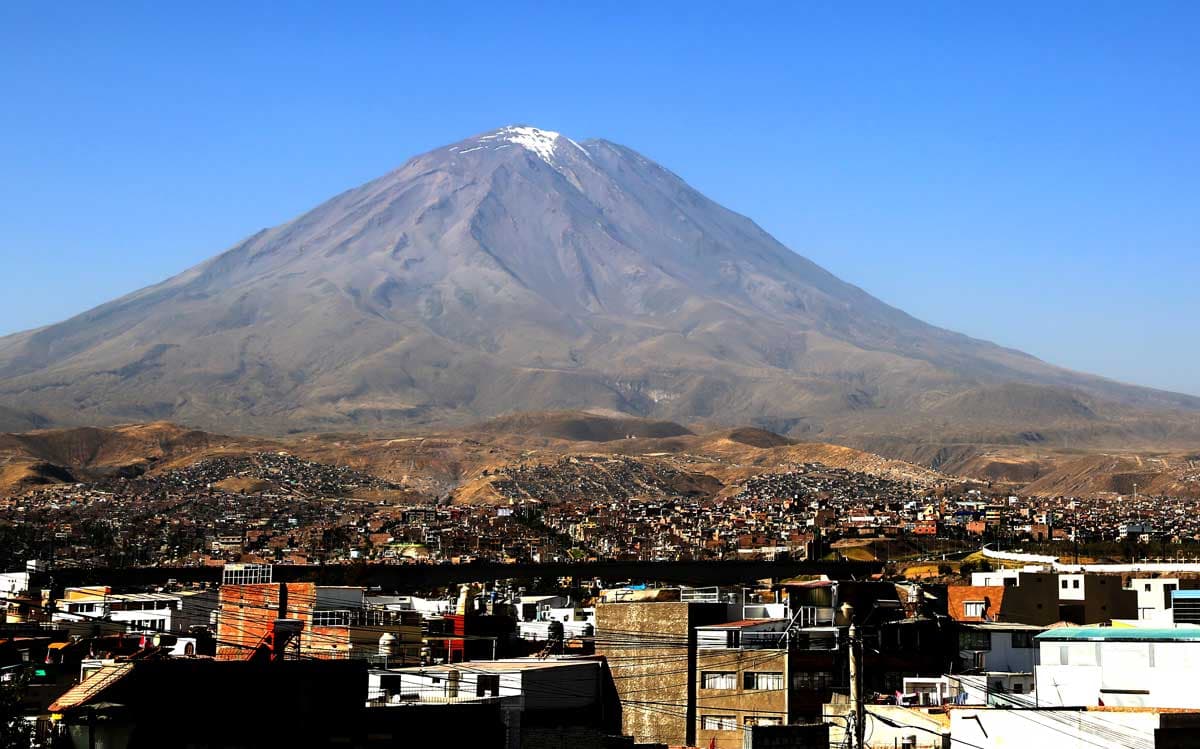 Rescatan a 6 personas varadas en las faldas del Misti