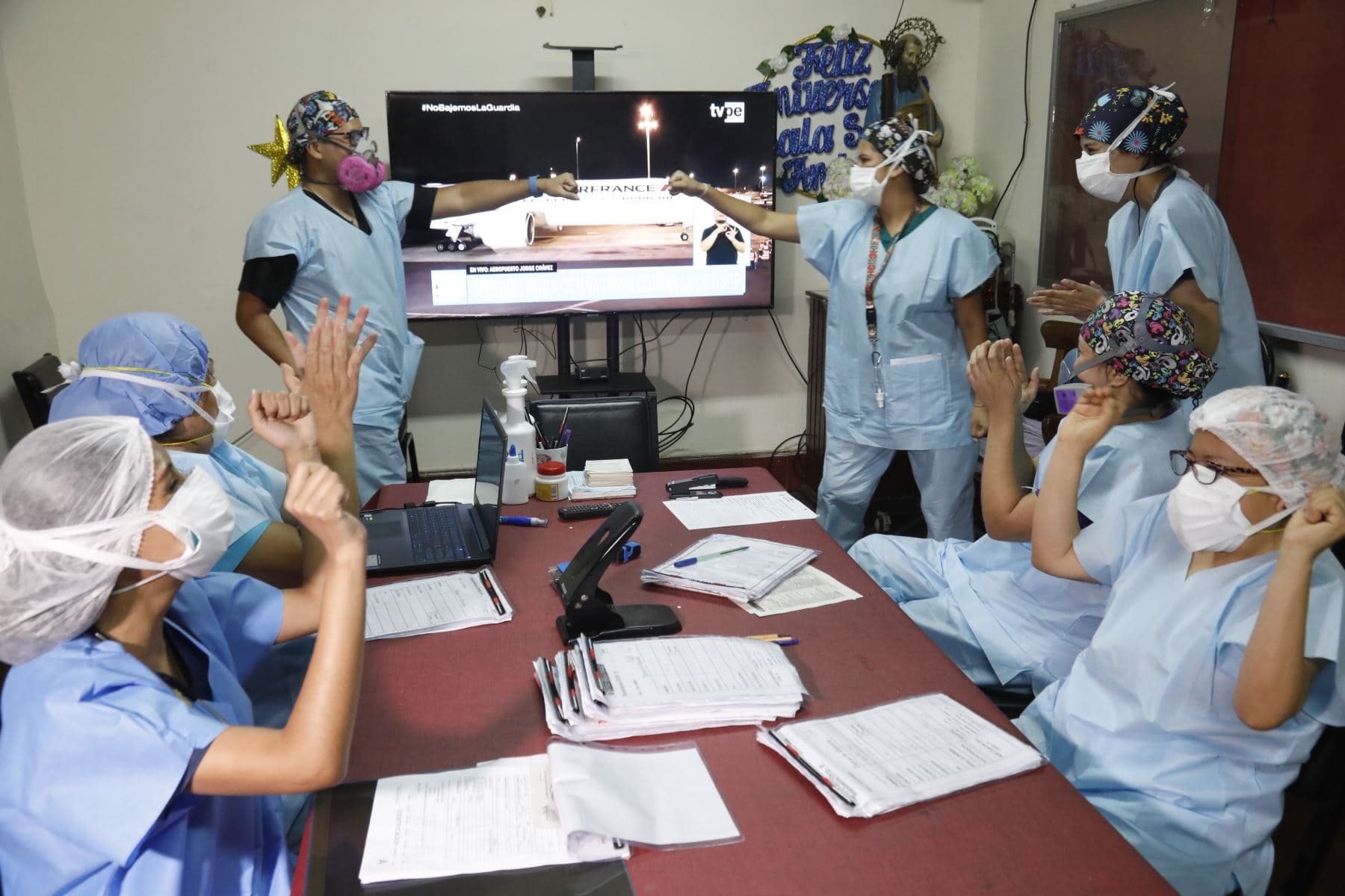 Despliegan 33 aeronaves para distribuir vacuna