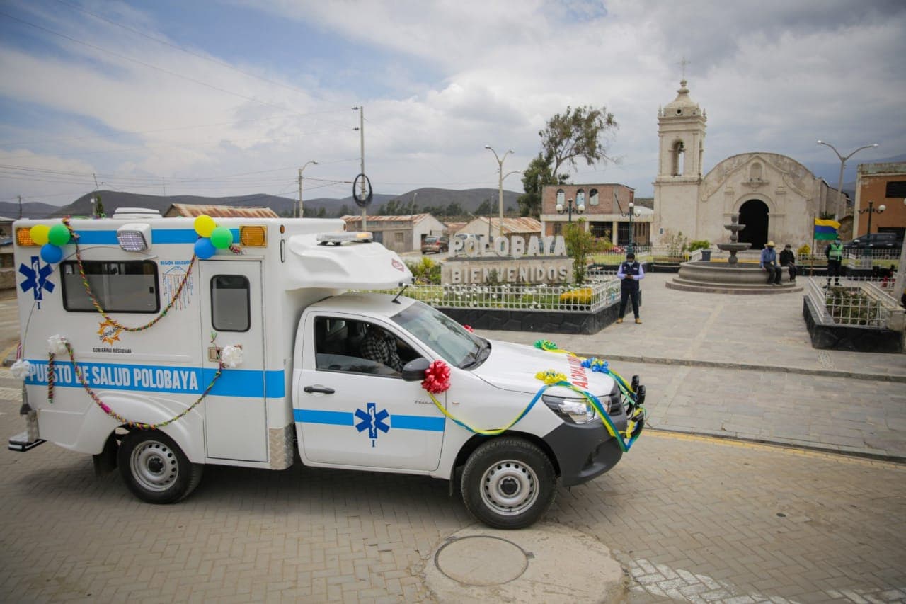 Hacen entrega de ambulancia al distrito de Polobaya