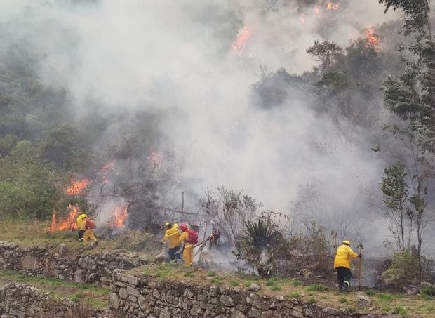 Incendio en Machu Picchu alcanza parque arqueológico