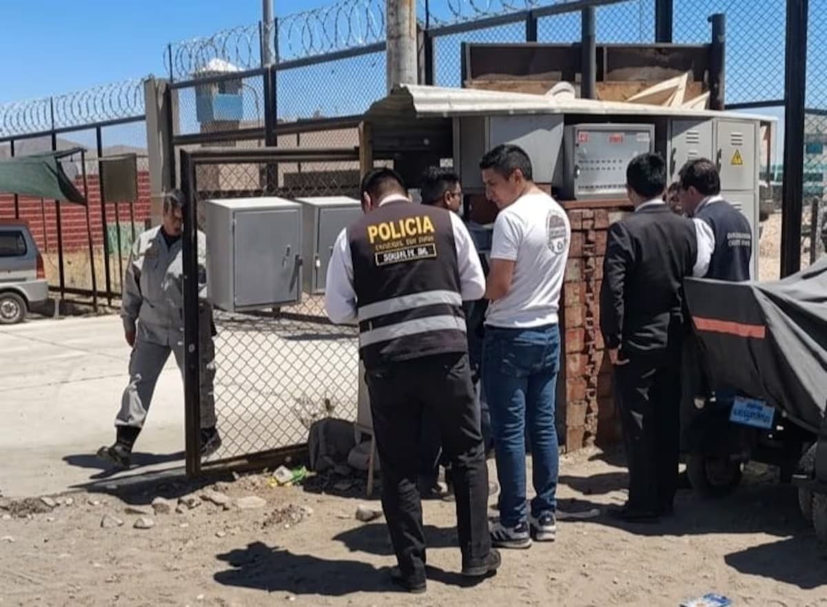 Agente del INPE es intervenido con S/ 20 mil y más de 50 chips