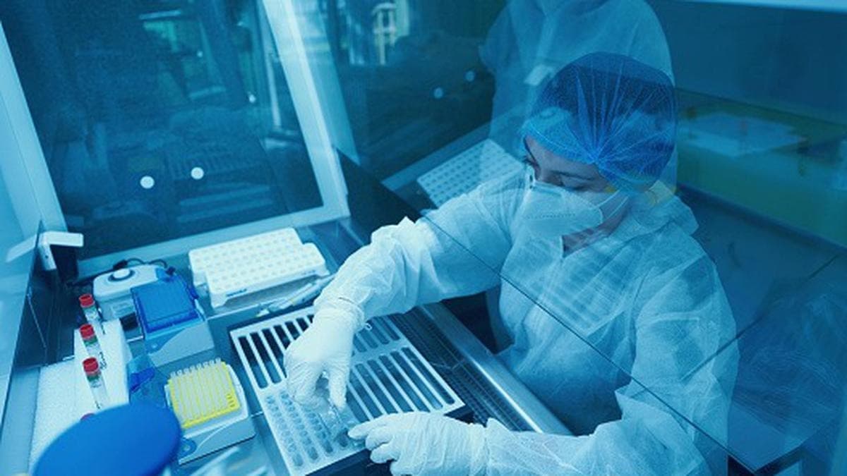 Trabajador halla muestra de virus peligroso en congelador