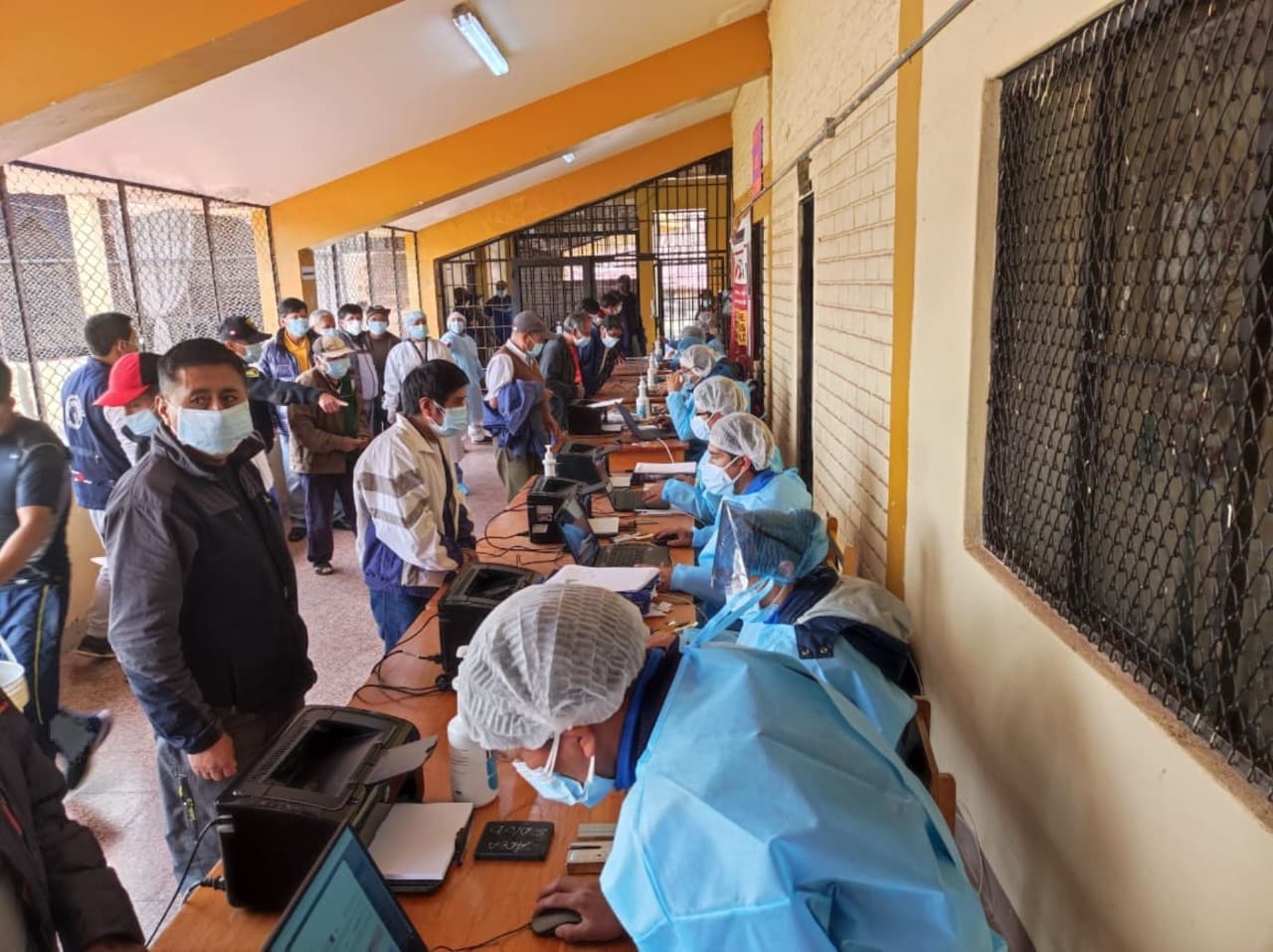 Internos de penal recibieron la primera dosis en Cusco