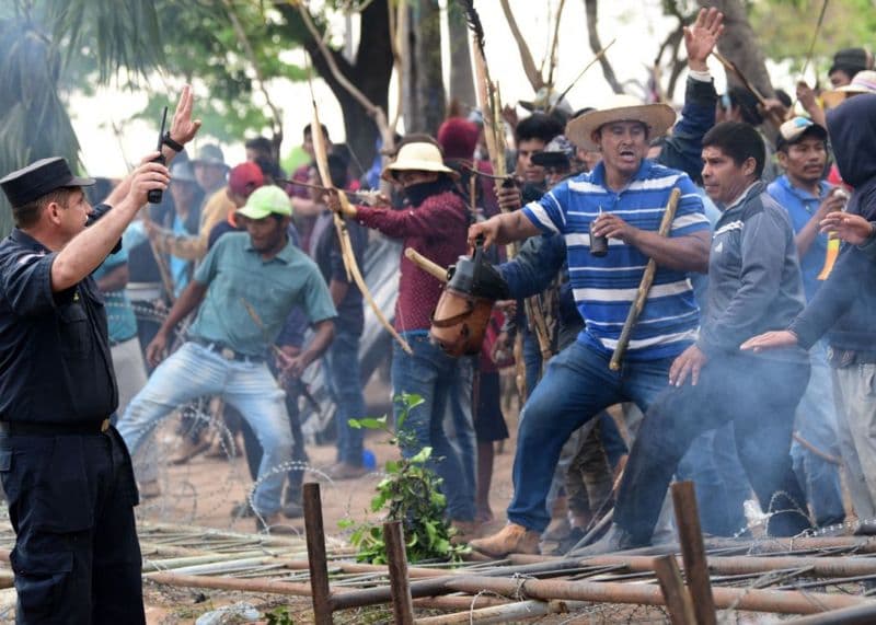 Protestas en Paraguay por aumentar la pena de cárcel por invasión a terrenos privados