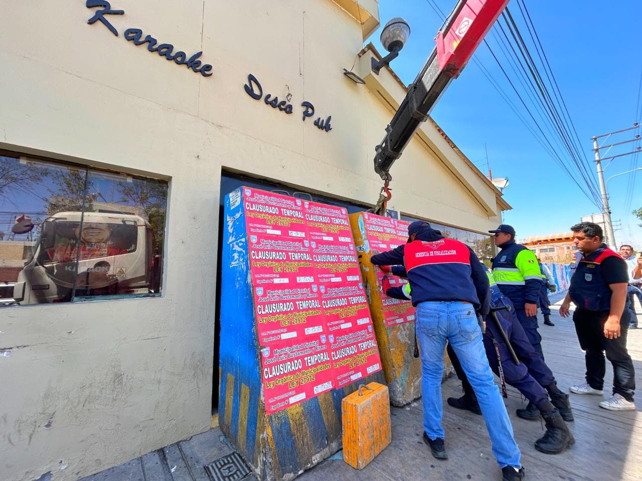 Cierran locales en la av. Dolores por incumplir normas municipales