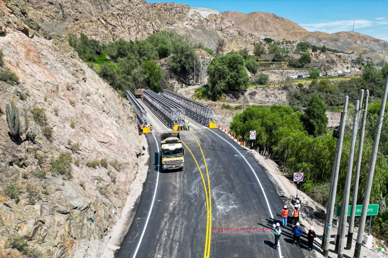 Restablecen tránsito en Uchumayo tras habilitación de puente Bailey