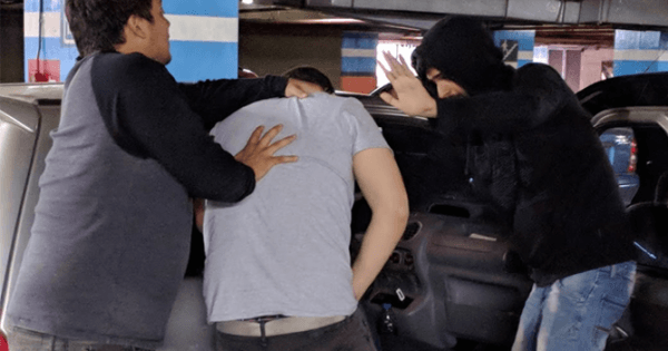 Arequipa: "policías" secuestran a vendedor para robarle mercadería
