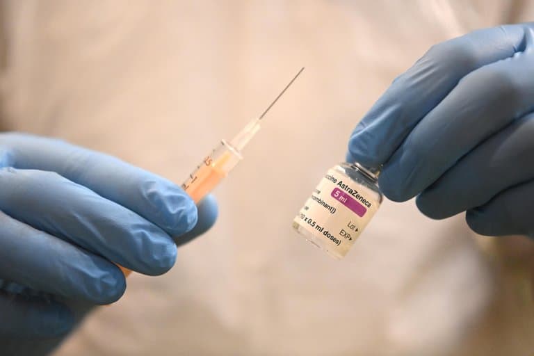 AstraZeneca tiene más beneficios que riesgos