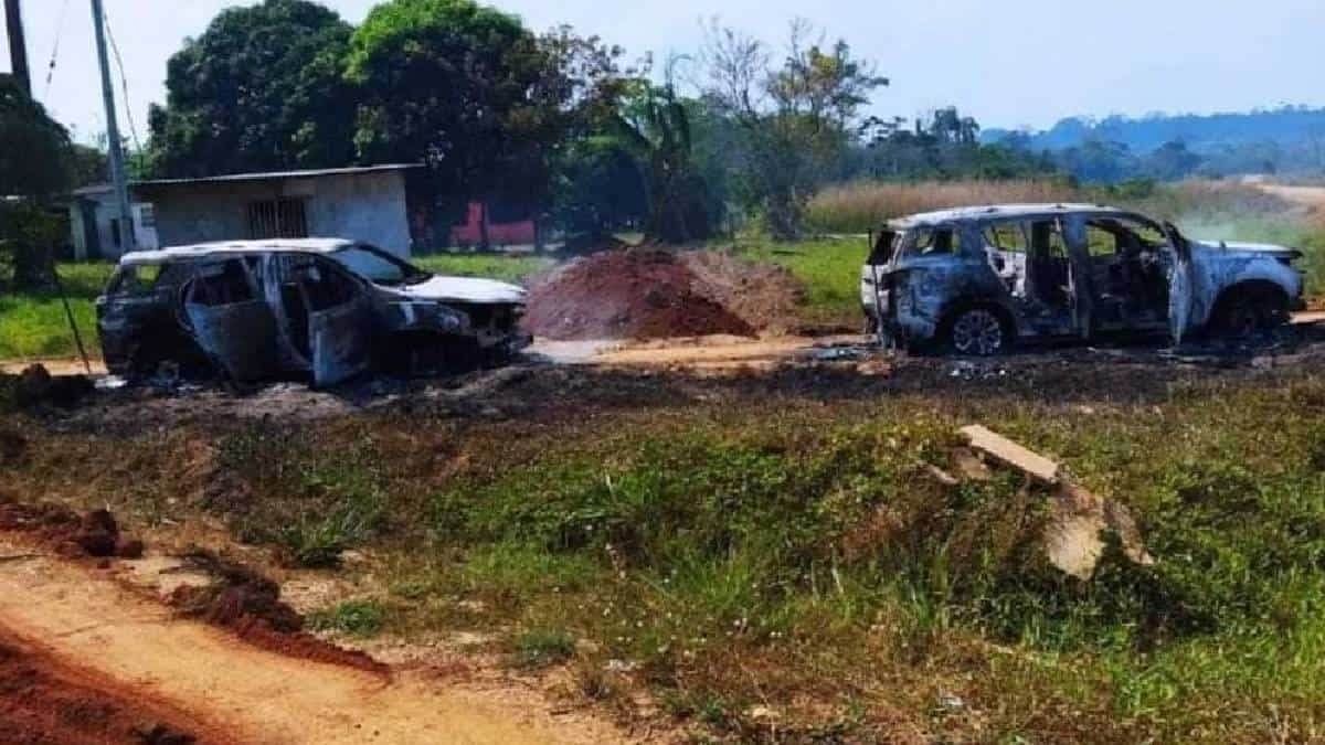Incendian vehículos de la ONU en Colombia