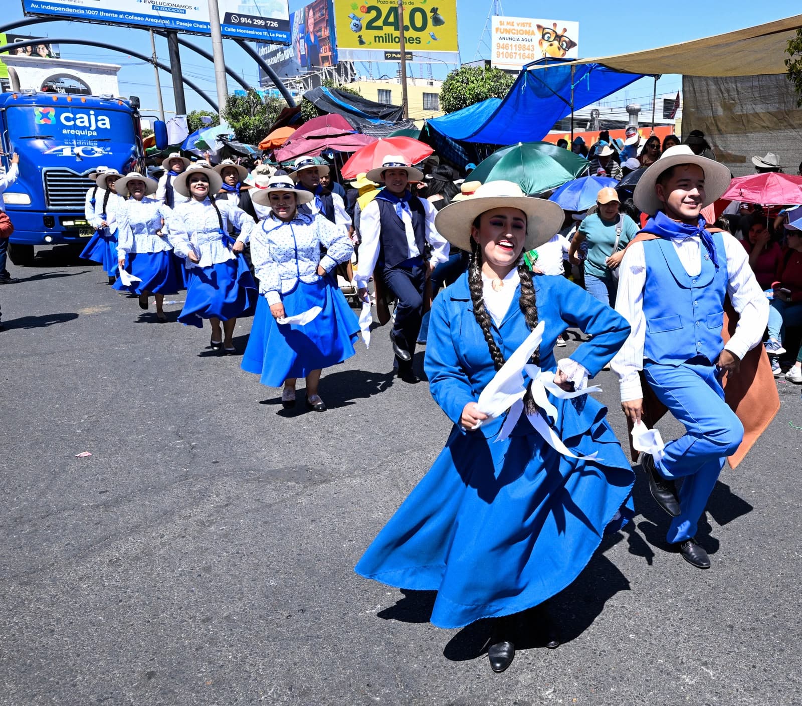 Caja Arequipa destacó en el Corso de la Amistad 2026 con una gran delegación