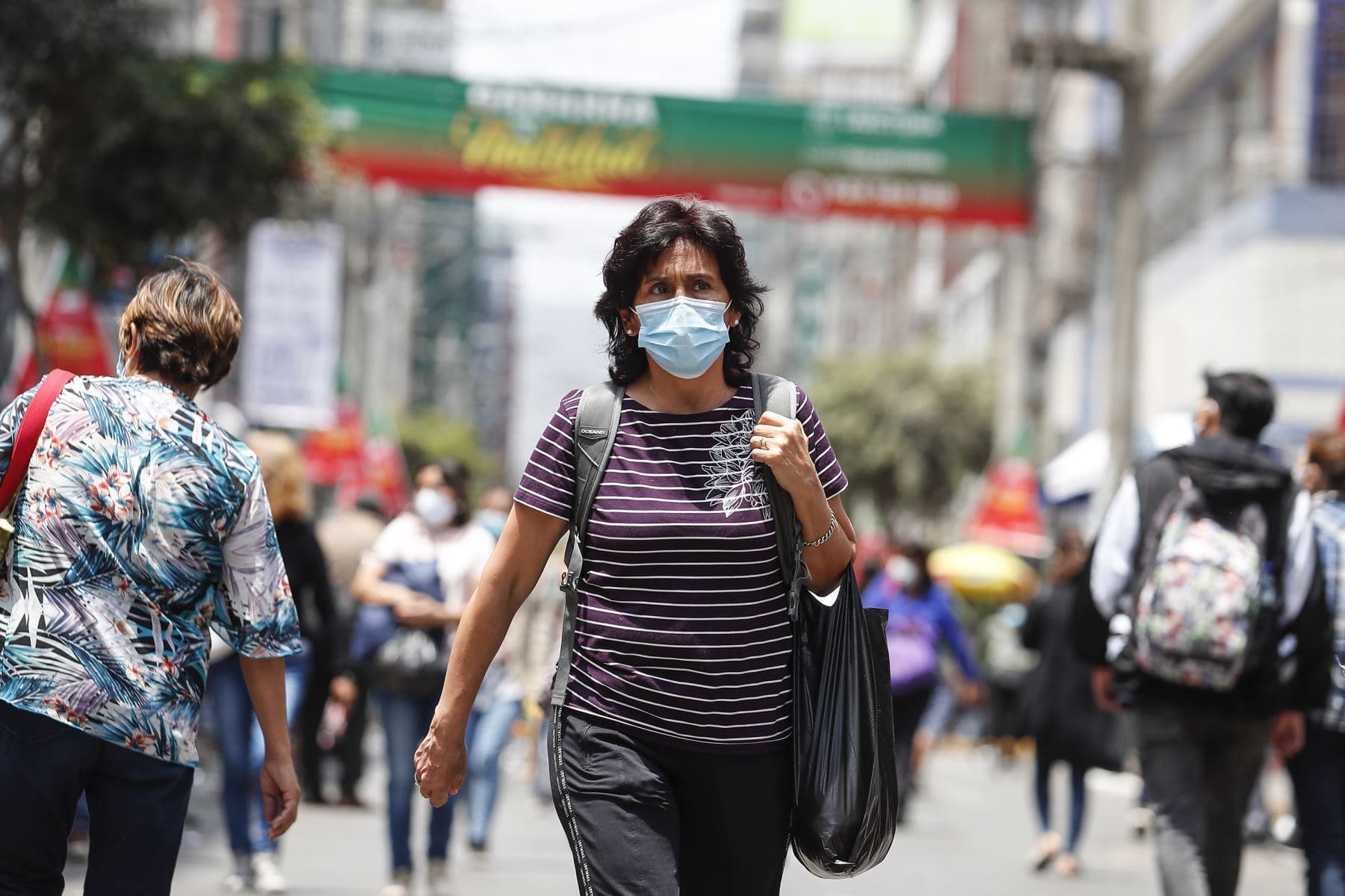 Alerta epidemiológica por alza de contagios en Lima