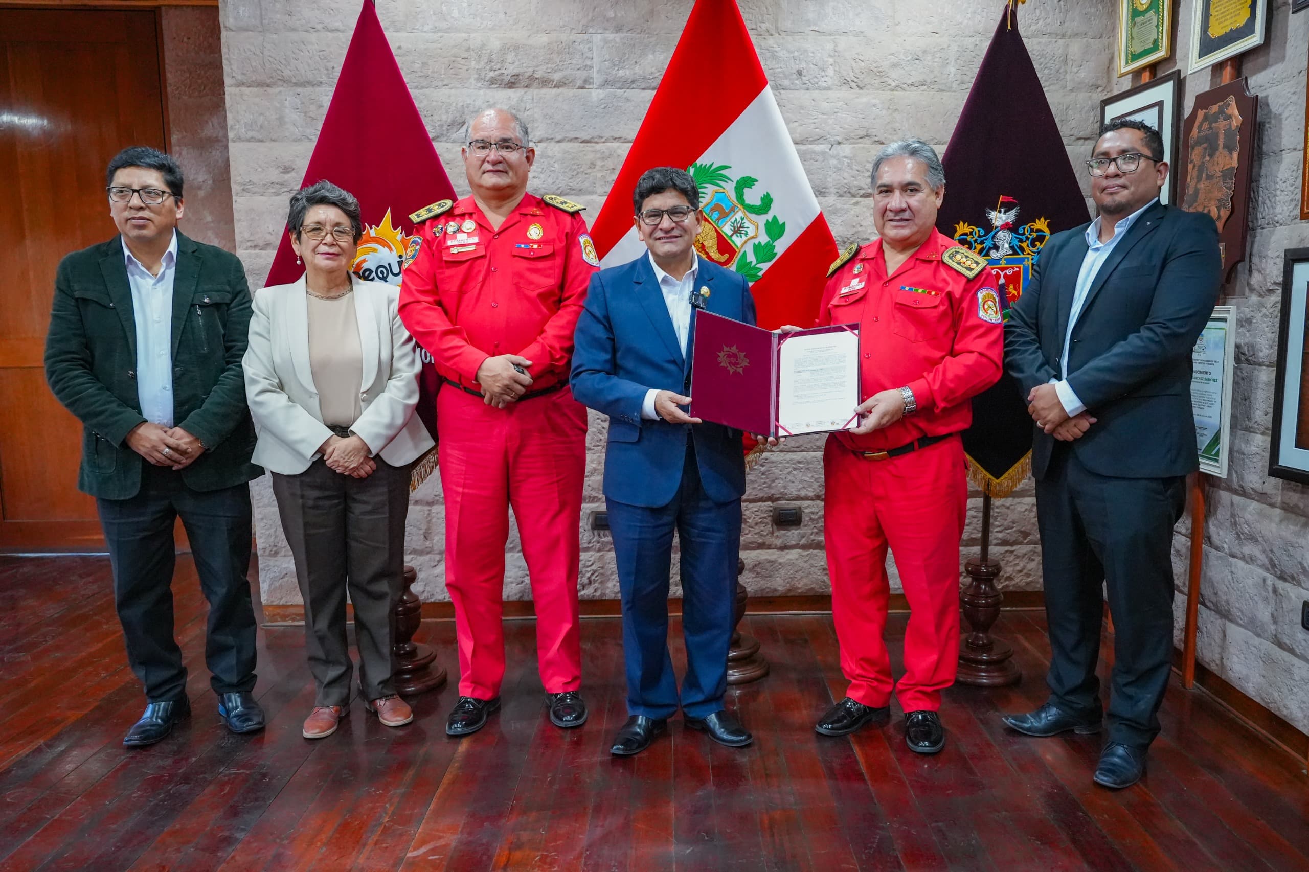 Destinan S/ 92 millones para modernizar compañías de bomberos en Arequipa
