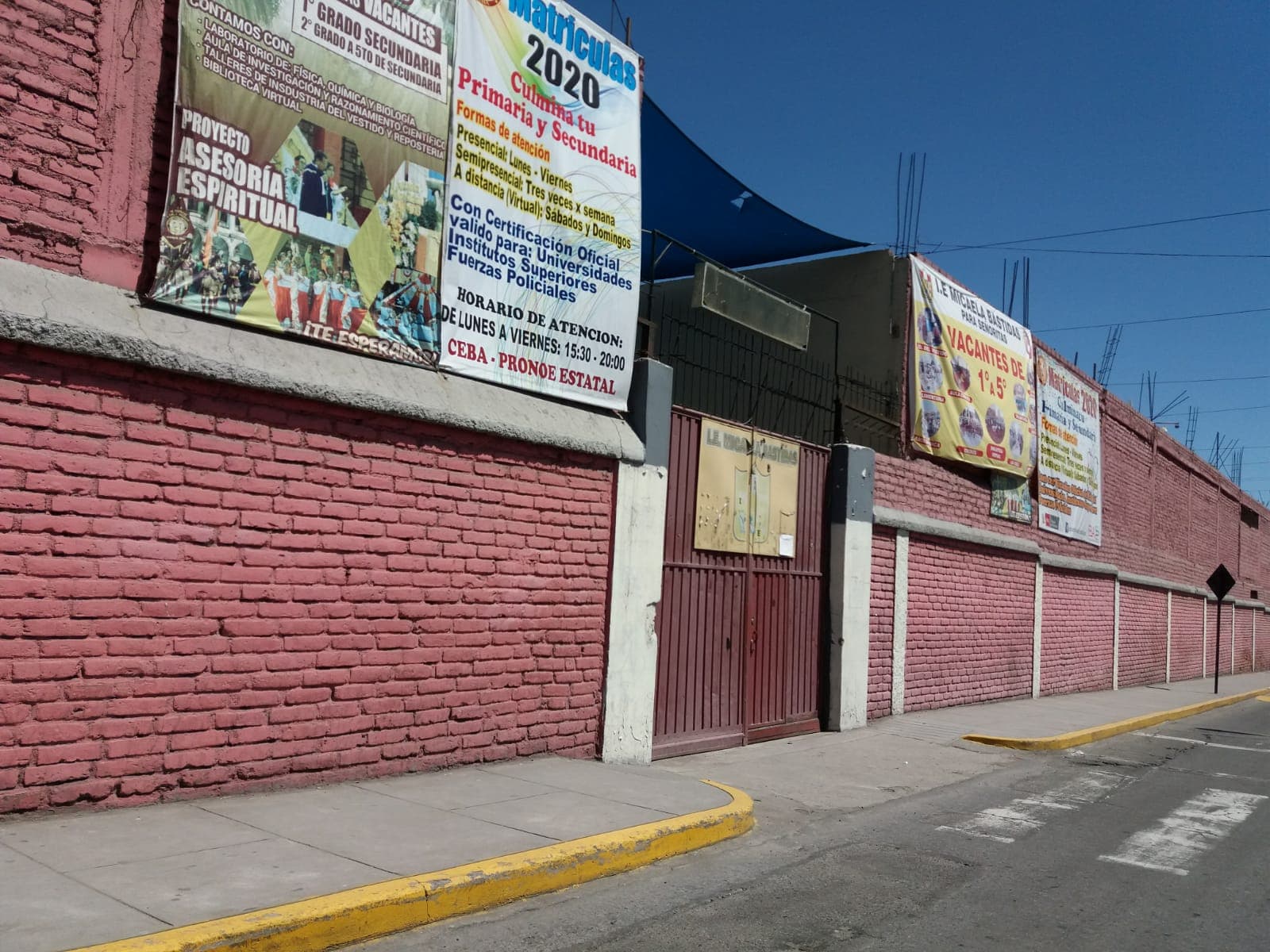 Ratifican en el cargo a directores de UGEL que aprobaron evaluación