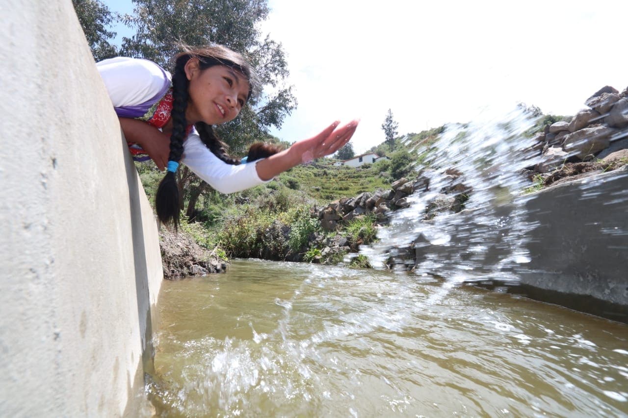 Inauguran canal de riego de casi 1 kilómetro en Castilla