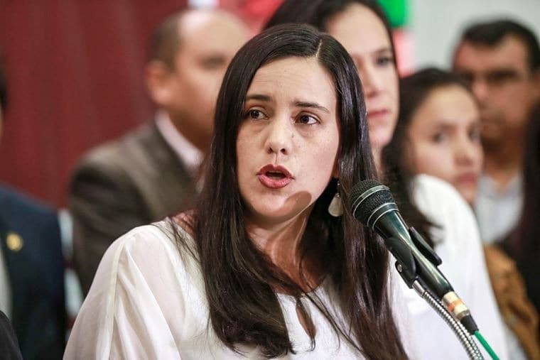 Fiscalía inicia investigación contra Verónika Mendoza