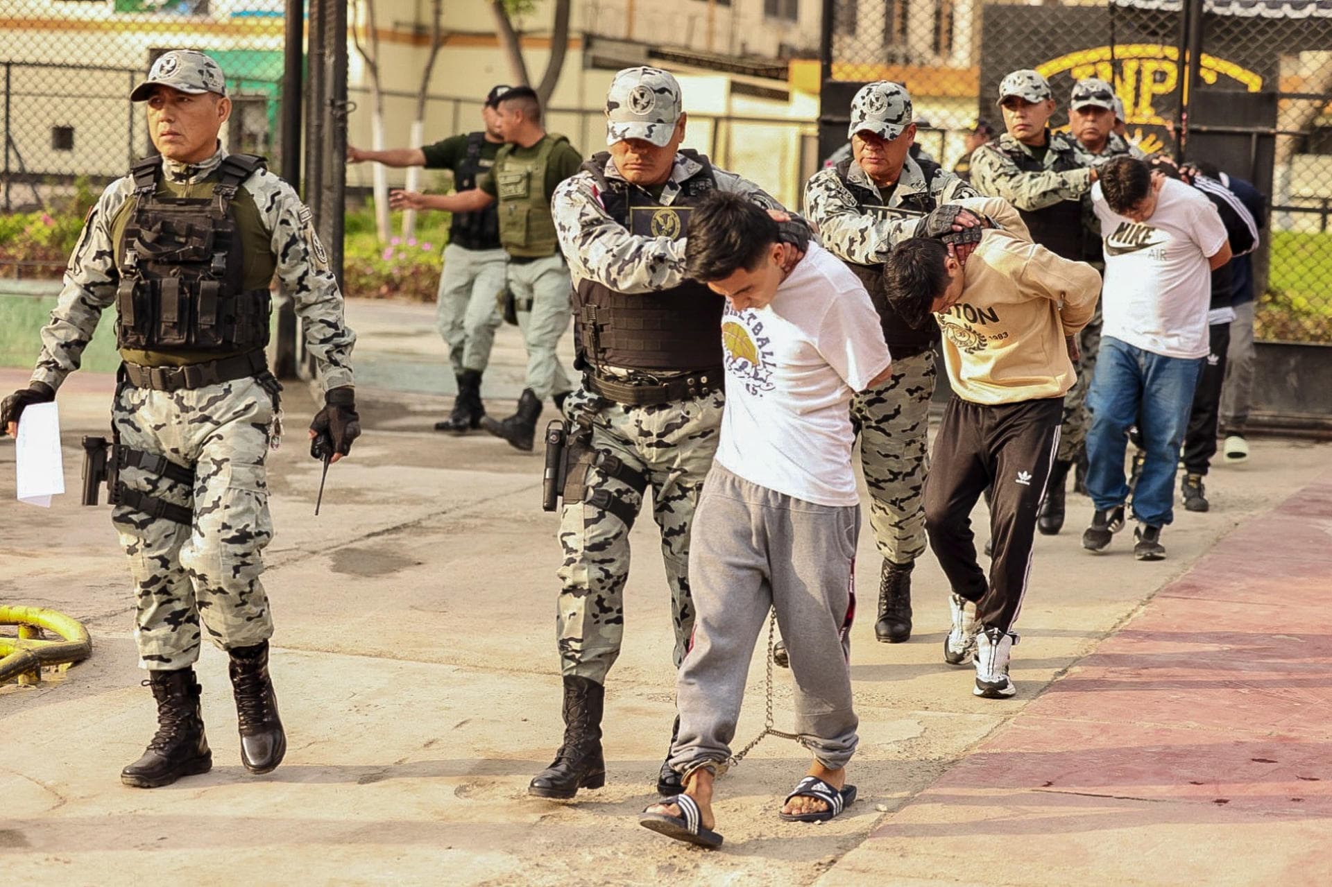 Militares controlarán accesos de prisiones de máxima seguridad