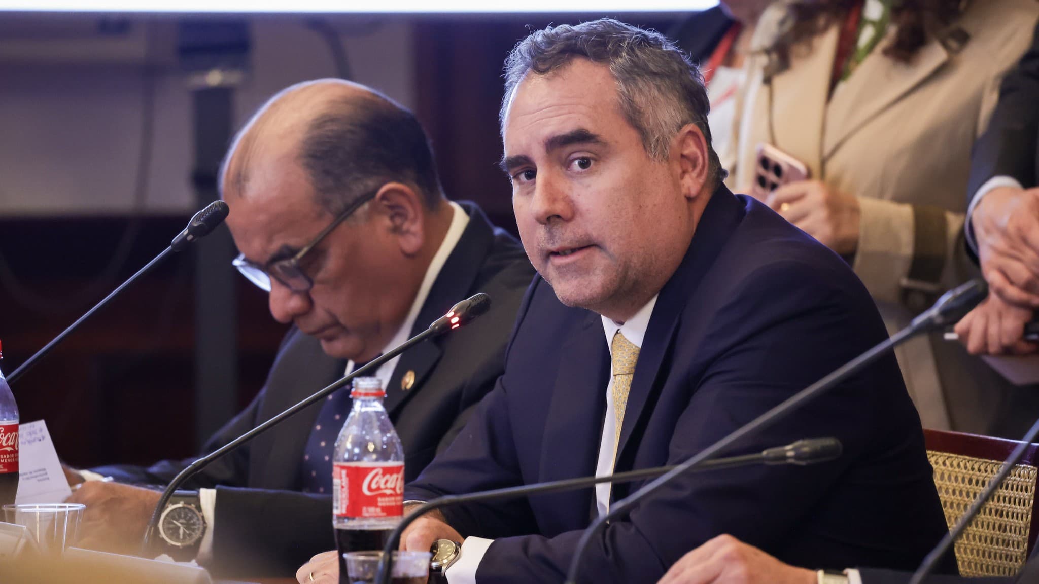 Usarían terrenos de las FF. AA. para detener a inmigrantes