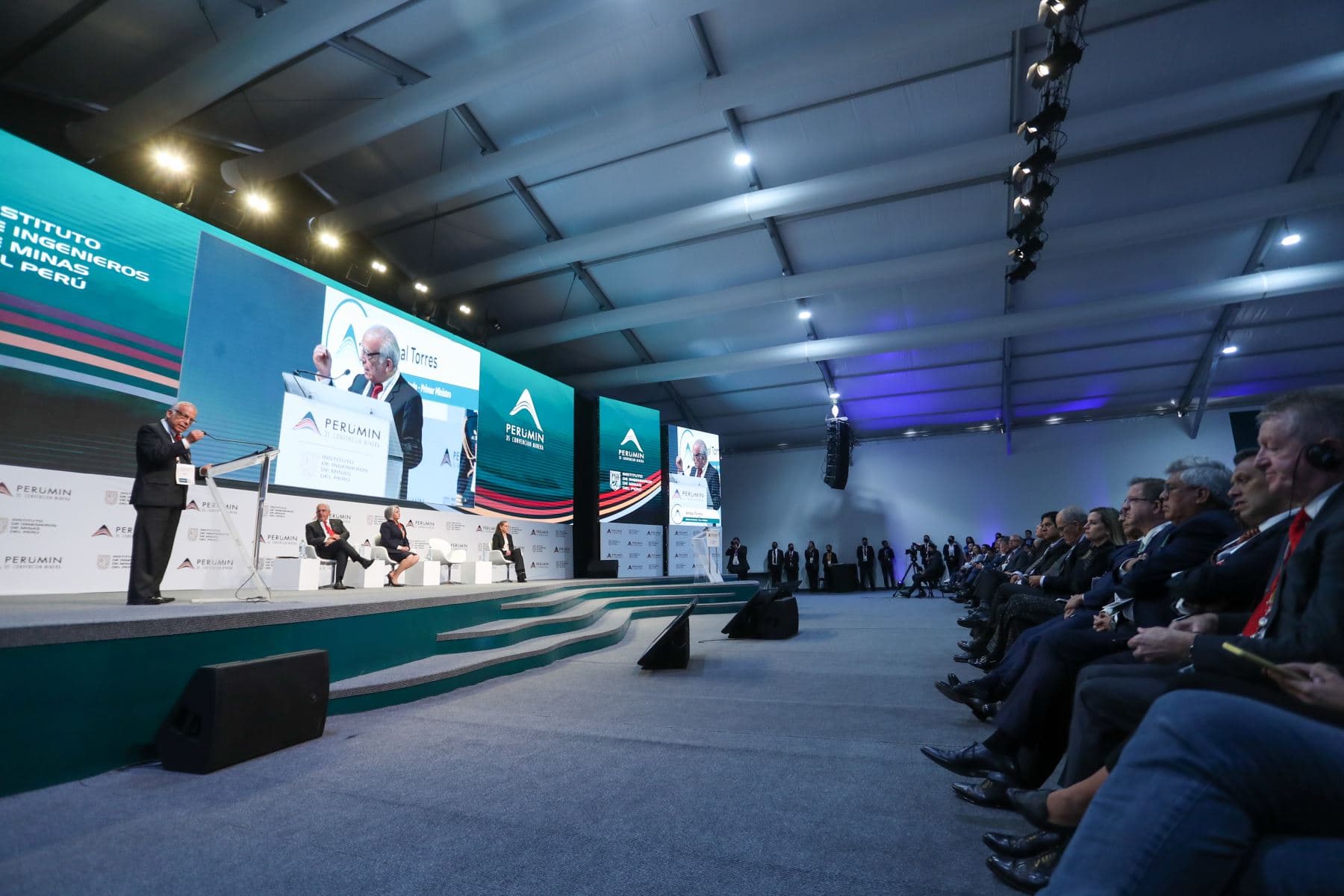Torres: “El Gobierno garantiza inversiones mineras en el Perú”