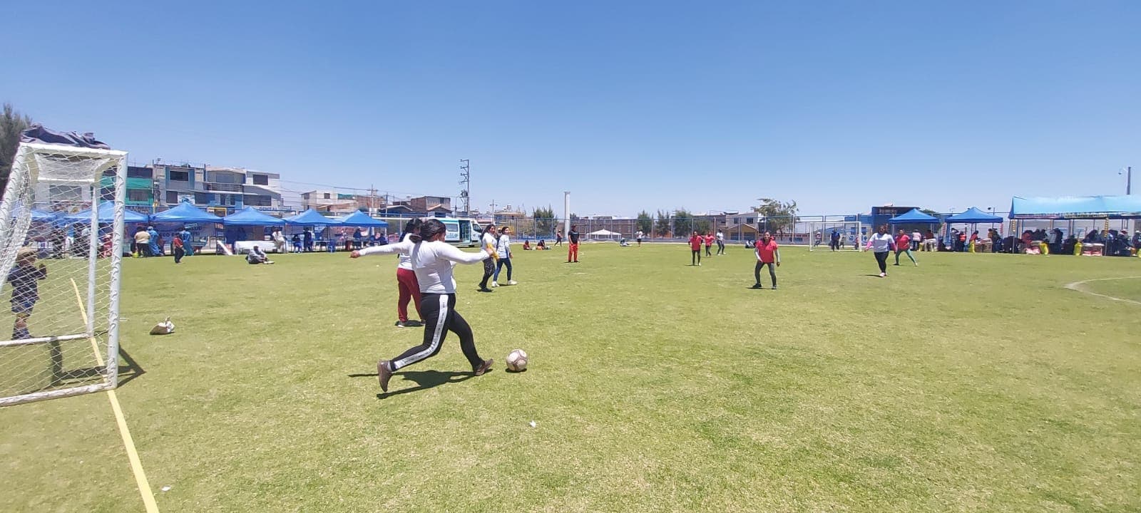 Ollas comunes disputan torneo de fútbol en Cayma