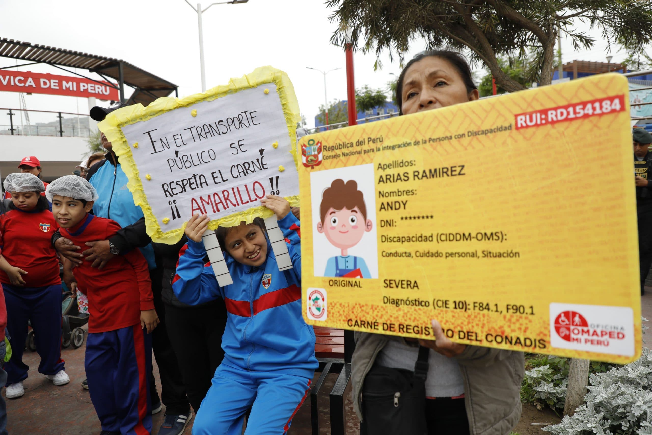 Personas discapacitadas deben presentar carné amarillo para pase libre en transporte público