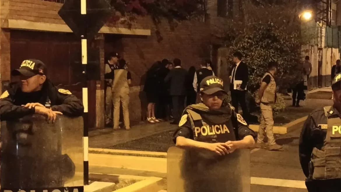 Remueven a policías de la Diviac que allanaron casa de Boluarte