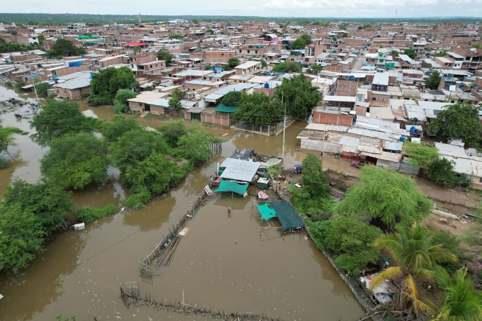 Inundaciones por lluvias ponen en riesgo más de 258 mil casas