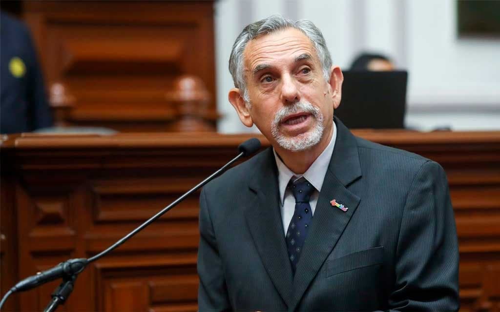 Pedro Francke plantea ratificar a Julio Velarde en el BCRP